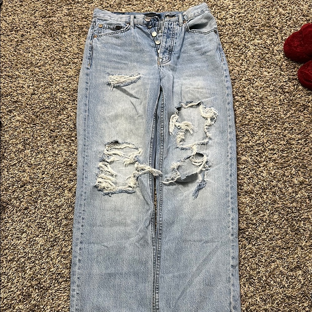 Aéropostale Light Wash Mom Jeans